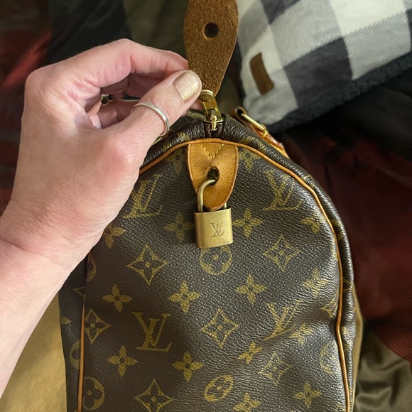 Authentic Louis Vuitton Speedy 30 from 2004. - Picture 6 of 16